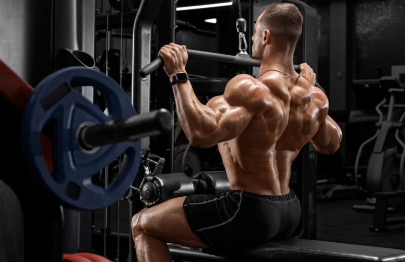 Muscular,Man,Workout,In,Gym,,Doing,Exercise,For,Back,Lat